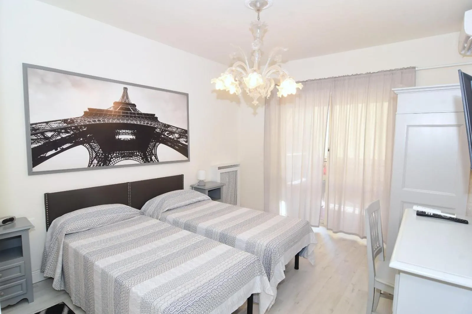 Roma Metro Apartment  Rome